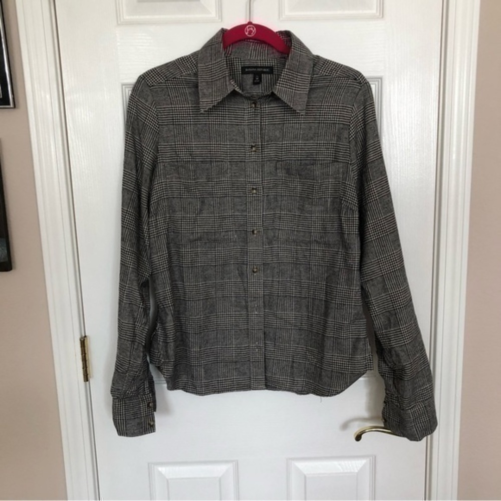 NWT..Banana Republic Blouse Size Medium